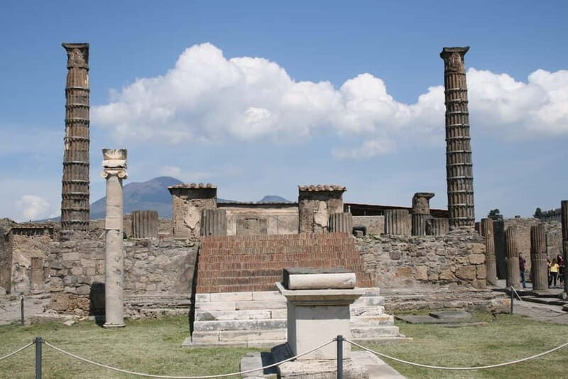 From Naples: Explore Pompeii and Vesuvius by bus - FAQ