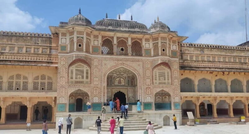 From New Delhi : Jaipur Private city Tour by Car - FAQs