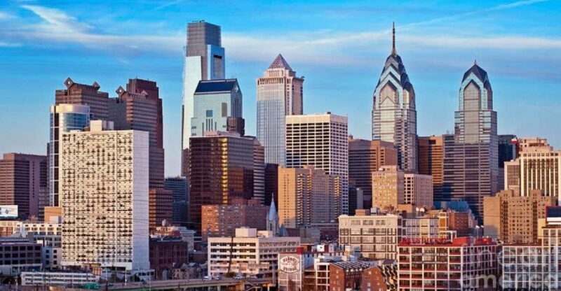 From New York City: Philadelphia & Amish Community Day Trip - Exploring Philadelphia: A City of Firsts and Famous Sites