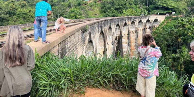 From Nuwara Eliya: Ella City Tour with Little Adam's Peak - Key Points