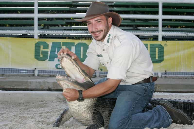 From Orlando: Swamp Airboat Ride and Gatorland Entry - From Orlando: Swamp Airboat Ride and Gatorland Entry — A Hands-On Wildlife Experience
