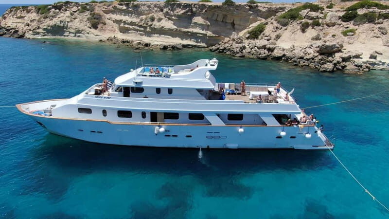 From Pafos: Ocean Flyer VIP Cruise - Adults Only - Dining and Refreshments: Gourmet and Generous