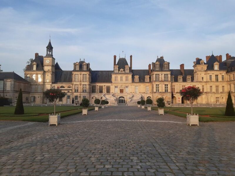 From Paris: Château de Fontaine bleau & Vaux-le-Vicomte - The Grandeur of Château de Vaux-le-Vicomte