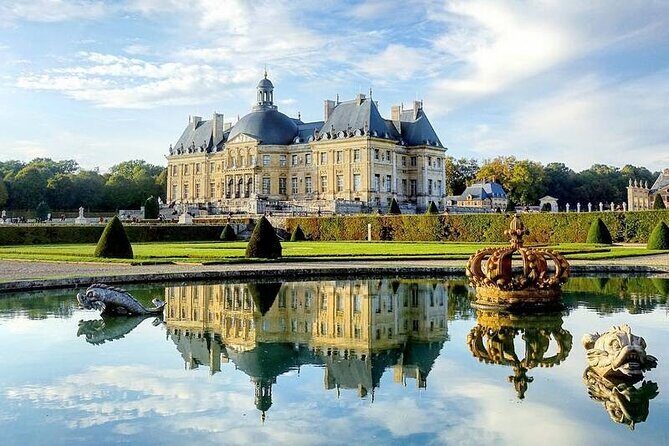 From Paris: Château de Fontainebleau and Vaux-le-Vicomte - A Closer Look at the Experience