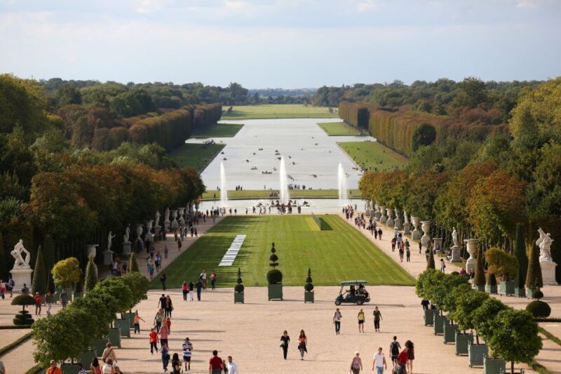 From Paris: Giverny and Versailles Palace Guided Day Trip - The Experience in Detail