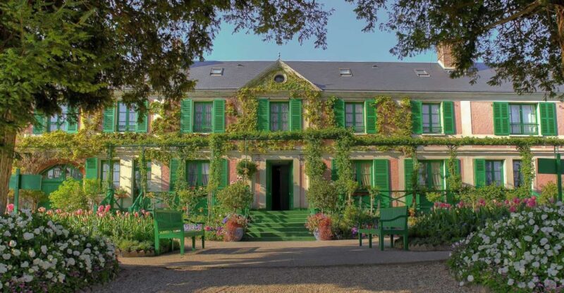 From Paris: Giverny and Versailles Private Full-Day Trip - Exploring Versailles: Opulence and History