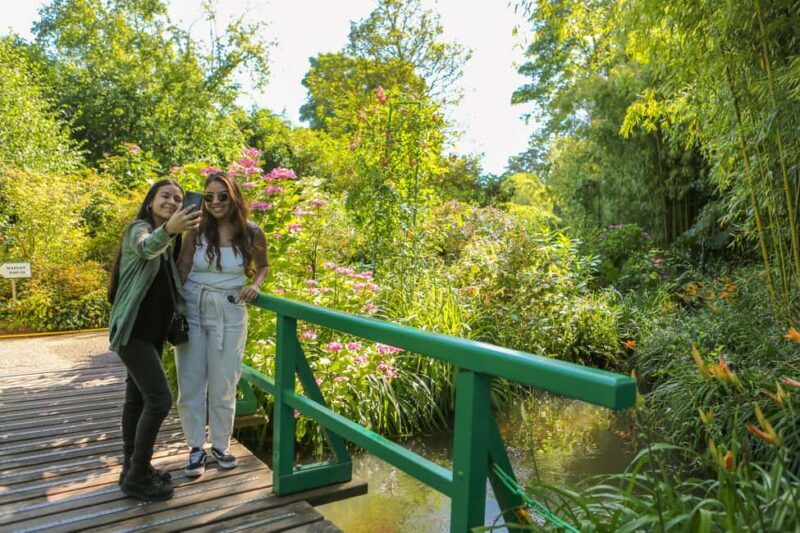 From Paris: Giverny Day Trip with Audio Guide or Live Guide - Exploring the Giverny Experience in Detail