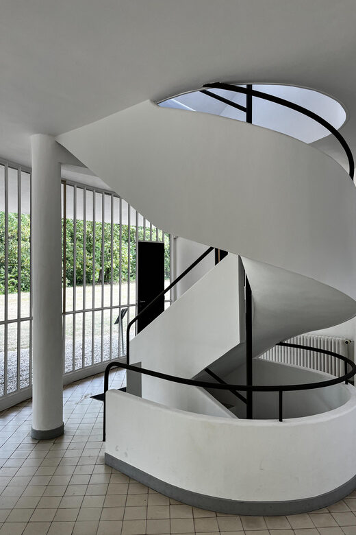 From Paris : PRIVATE TOUR - Villa Savoye - Le Corbusier - What to Expect During the Visit