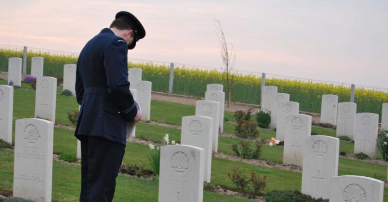 From Paris: WWI Somme Battlefields Full-Day Tour - Visiting the Key Battle Sites