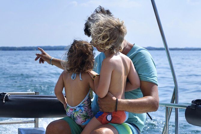 From Peschiera: Cruise on the southern coast to Sirmione - An In-Depth Look at the Lake Garda Cruise from Peschiera to Sirmione