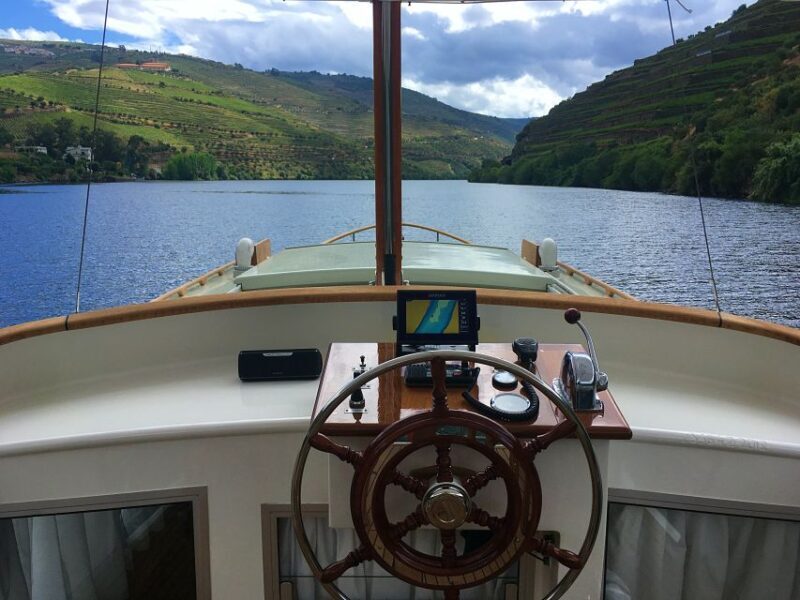 From Pinhão: Private Yacht Cruise along the Douro River - From Pinhão: Private Yacht Cruise along the Douro River