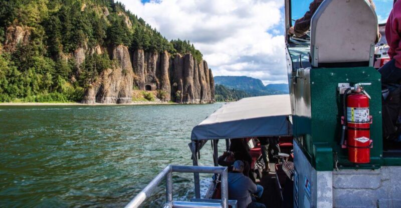 From Portland: Bigfoot Adventure 3.5-hour Jetboat Cruise - Wildlife and Landmarks: Nature on the Move