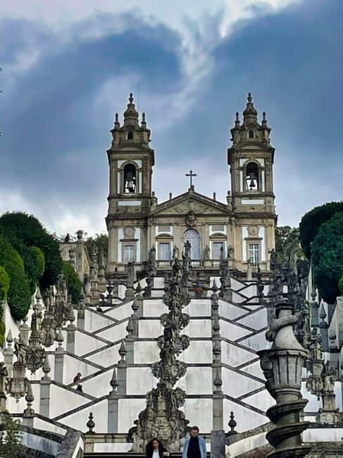From Porto: Braga and Guimarães Day Tour with Lunch - FAQ