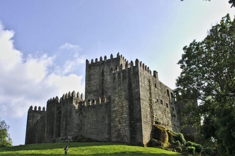 From Porto: Braga & Guimarães Day Trip with Lunch - Exploring the Historic Heart of Northern Portugal