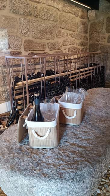 From Porto: Private Vinho Verde wine tour with tasting, lunch, and palace visit. - Key Points