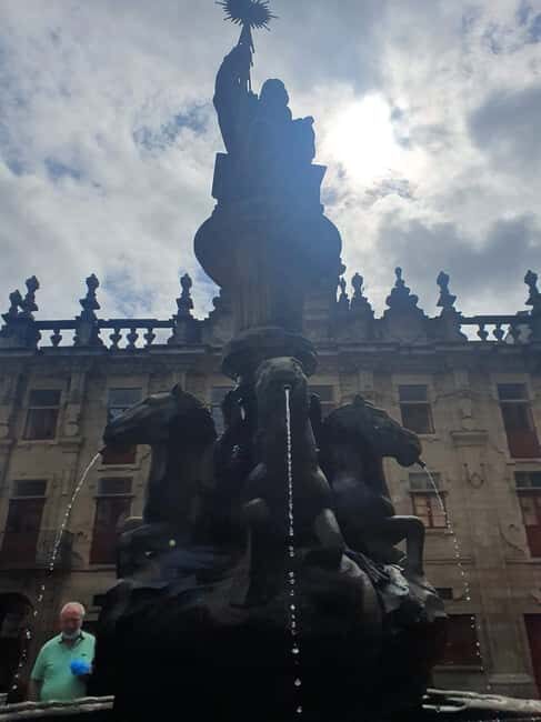 From Porto to Santiago de Compostela up to 4 Stops - Key Points
