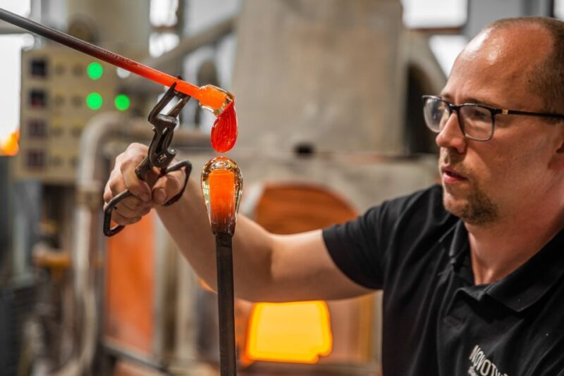 From Prague: Bohemian Glass Crystal Private Tour with Lunch - A Detailed Look at the Bohemian Glass Tour Experience