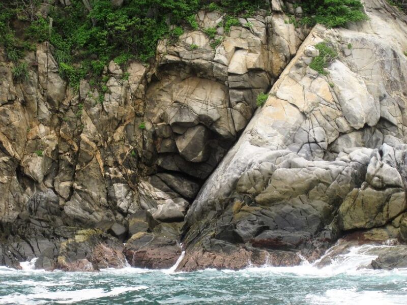 From Puerto Escondido: Huatulco 7 Bays Tour with Snorkeling - Who Will Love This Tour?