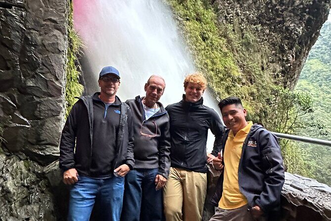 From Quito: Baños Tour - Entrances and Lunch included - Key Points