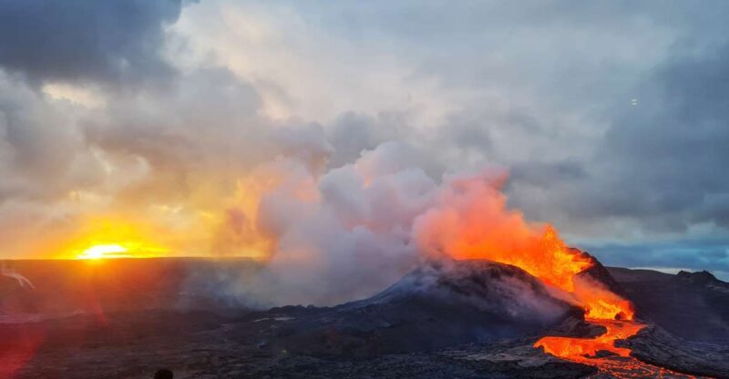 From Reykjavík: Fagradalsfjall Volcano Hike with Geologist - Authenticity and Real Experiences from Reviews