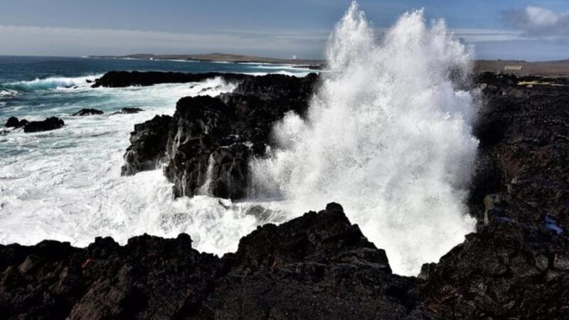 From Reykjavik: Reykjanes Geopark Tour & Airport Transfer - Gunnuhver and the Lighthouse