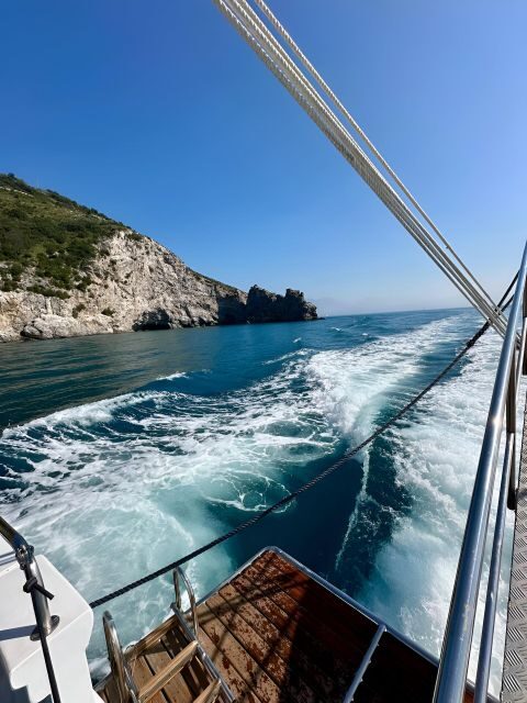 From Salerno: Cruise with Amalfi Stop and Light Lunch - FAQ