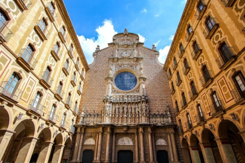 From Salou: Montserrat Monastery and Colonia Güell - Key Points