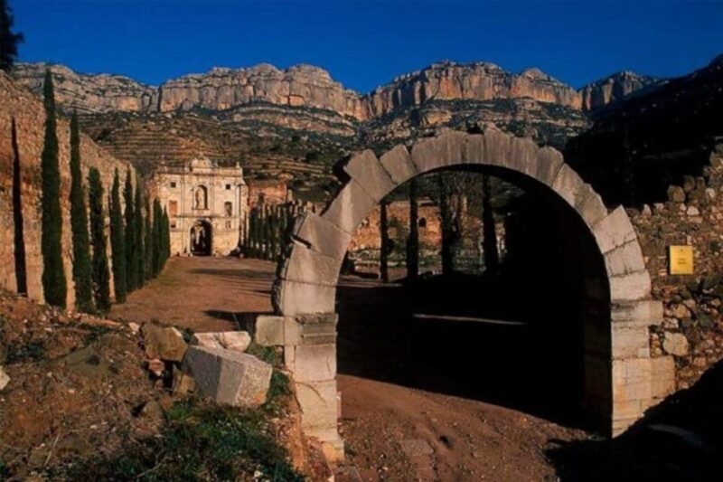 From Salou: Scaladei Charterhouse, lunch and wines - Key Points