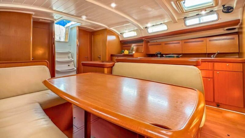 From Santa Teresa: Sailboat Tour to Corsica with Lunch - Key Points