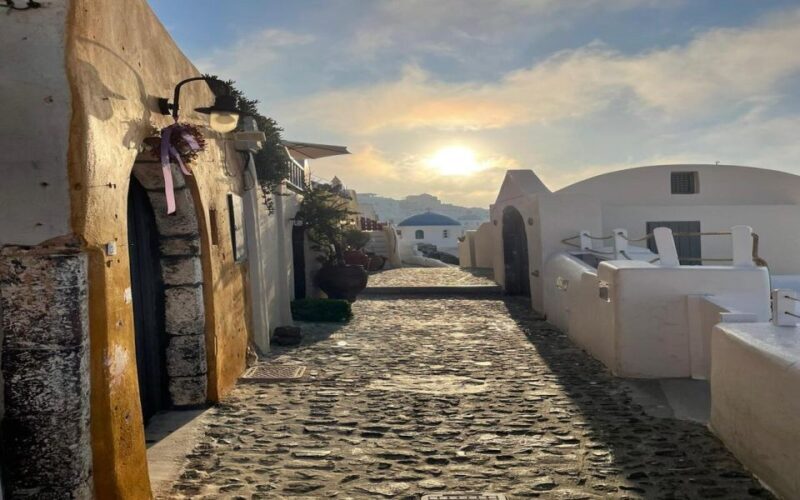 From Santorini: Guided Oia Morning Tour with Breakfast - An In-Depth Look at the Tour Experience