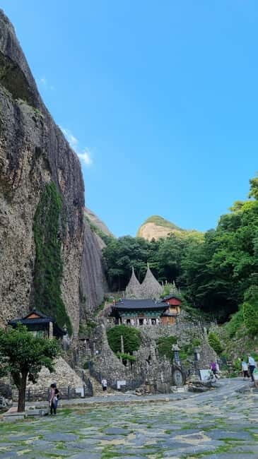 From Seoul: Jeonju Hanok Village and Maisan Tapsa Temple - FAQ