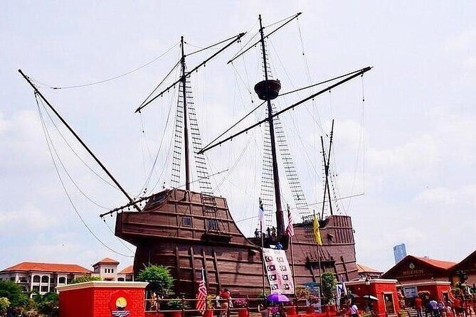 From Singapore: Malacca guided day tour (via drive-thru border) - What’s the Real Value?