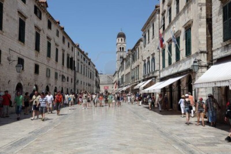 From Split/Trogir: Dubrovnik Guided Tour with a Stop in Ston - FAQ