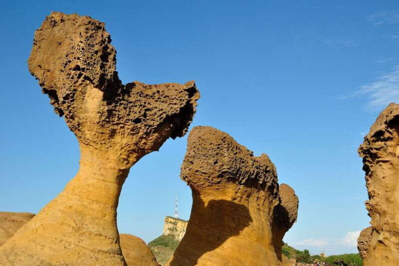 From Taipei: Full-Day Trip to Jiufen, Yehliu, Shifen & More - The Experience in Detail