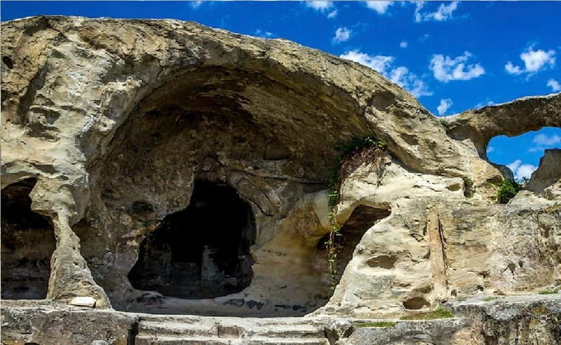 From Tbilisi: Gori and Uplistsikhe Group Tour - Starting Early and Comfortably