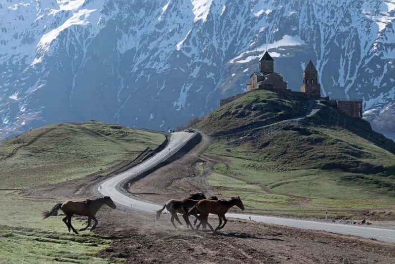 From Tbilisi: Kazbegi, Gudauri & Ananuri Day Trip - Key Points