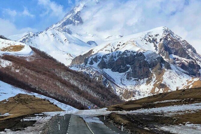 From Tbilisi to Gudauri Ski Resort, Zhinvali, Ananuri Day Trip - A Deep Dive into the Day Trip Experience