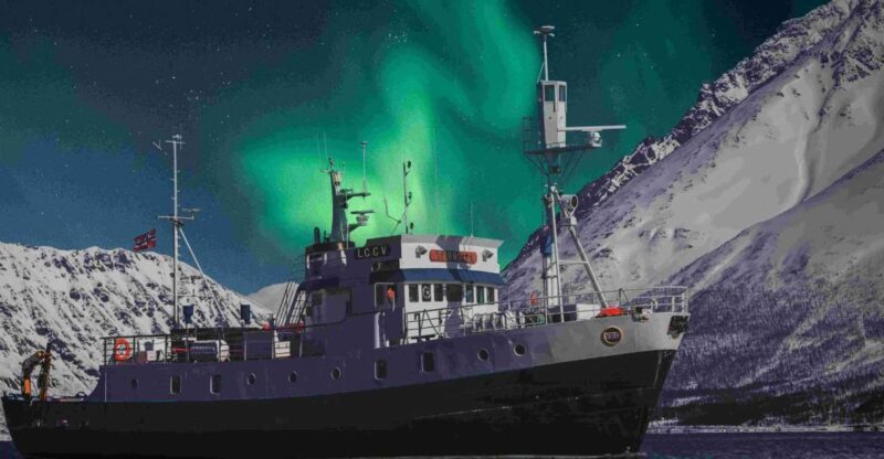From Tromsø: Northern Lights Cruise on a Cozy Vintage Vessel - From Tromsø: Northern Lights Cruise on a Cozy Vintage Vessel