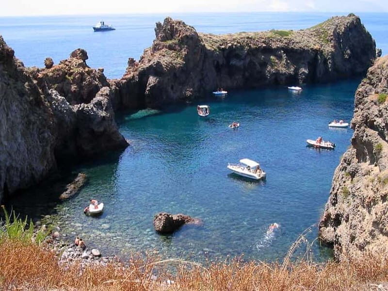 From Tropea: Panarea Island and Stromboli Volcano by Night - FAQ