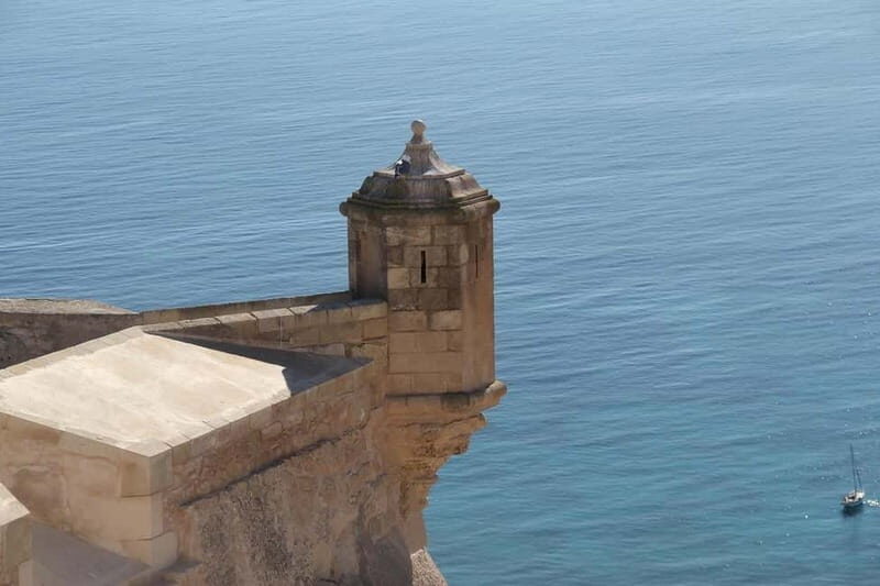 From Valencia: Pink lagoon and Alicante, colors, sea and sunshine. - An Overview of the Day