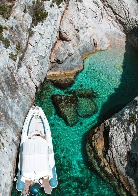 From Vis : Island-Hopping Cruise with beach and Cave Stops - FAQ