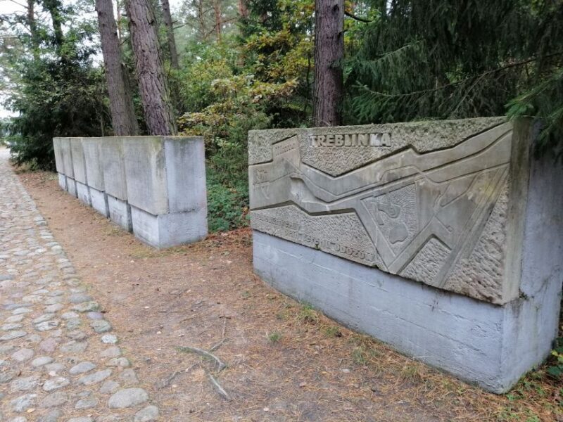 From Warsaw: Guided Tour of Treblinka Camp - Exploring Treblinka: A Deeply Moving Day Trip from Warsaw