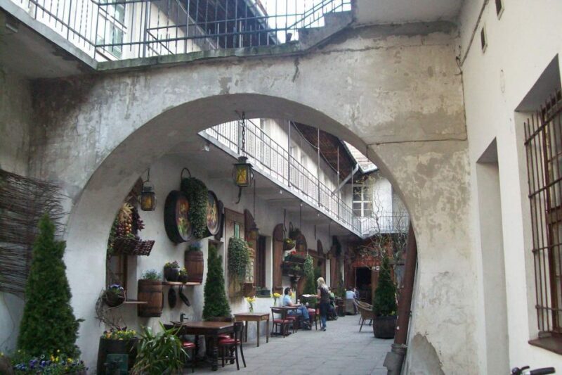 From Warsaw: Krakow Guided Private Tour with Transport - FAQ