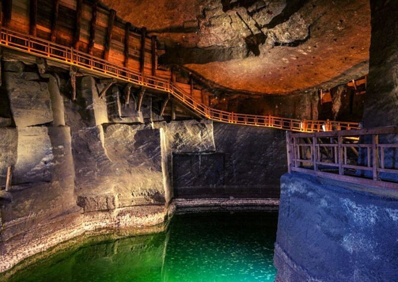 From Warsaw: Krakow & Wieliczka Small Group Tour with Lunch - Exploring Poland’s Gems: Krakow & Wieliczka Salt Mine Tour from Warsaw