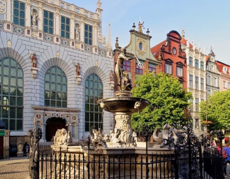 From Warsaw: Tour to Malbork Castle and Gdansk or Sopot - Who Would Enjoy This Tour?