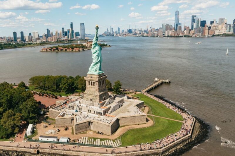 From Westchester: Private NYC Helicopter Tour for 2-6 People - An Insider Look at the Experience