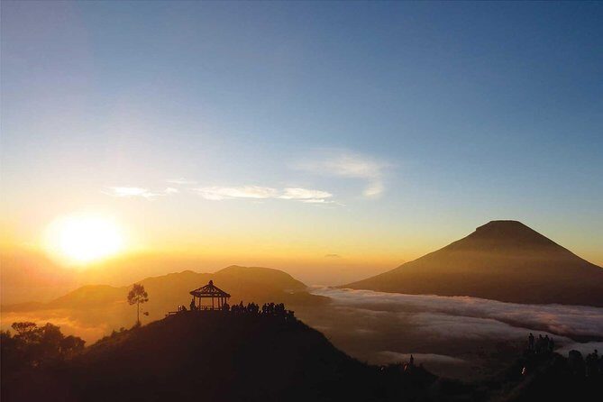 From Yogyakarta: Dieng Plateau Golden Sunrise Private Day Trip - Experience the Spectacle of Dieng Plateau in a Single Day