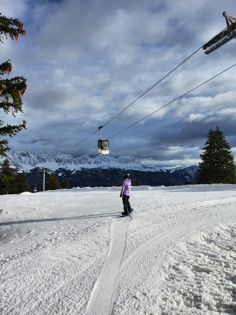 From Zurich main station: 4h ski school for beginners with arrival - A Deep Dive into the Swiss Beginner Ski Experience