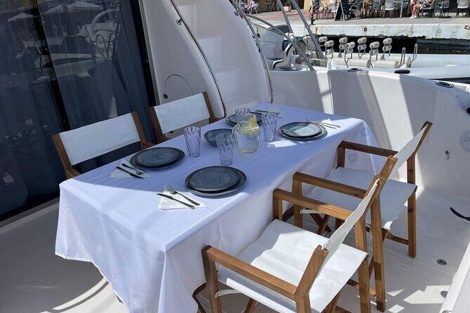 Fuengirola Boat Activity with Cocktail Dinner Champagne & Sunset - FAQ