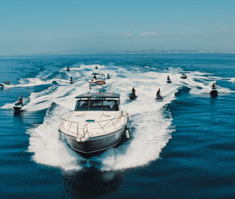 Fuengirola : Luxury cruise private yacht VIP sunset - FAQ
